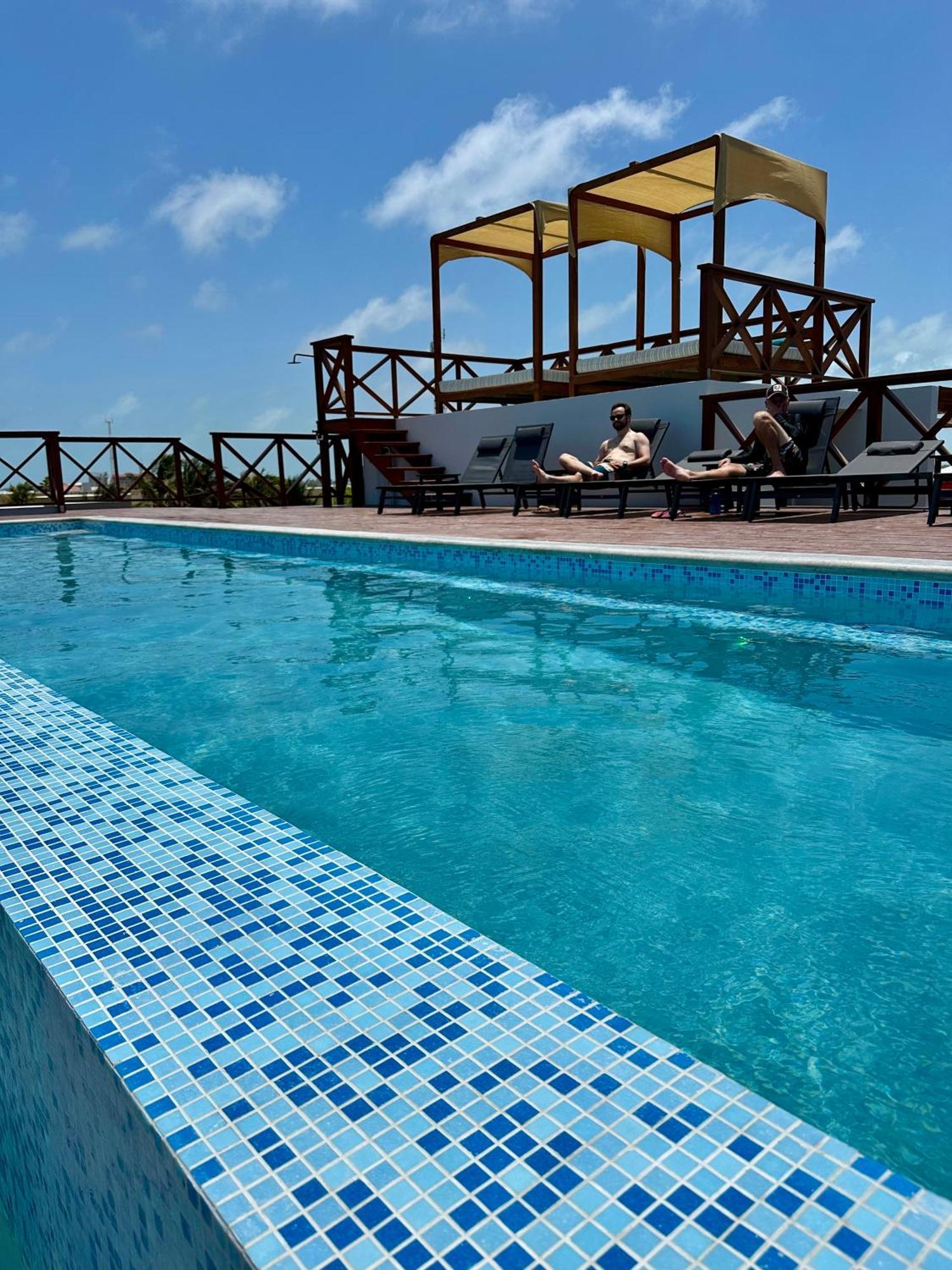 Sandbar Beachfront Hostel & Restaurant サン・ペドロ エクステリア 写真